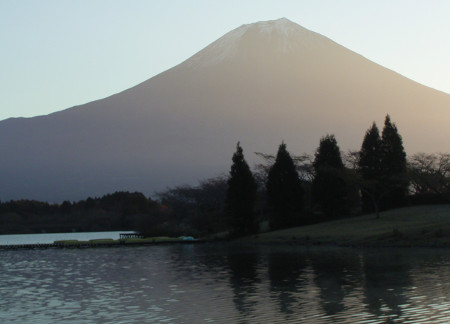 富士宮市　田貫湖から見た朝焼けの冨士